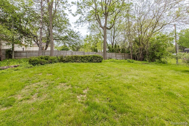 3070 Old Orchard Dr, Waterford, MI 48328 - view of yard
