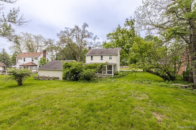 3070 Old Orchard Dr, Waterford, MI 48328 - view of green lawn
