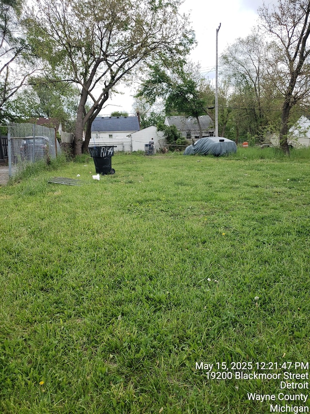 19200 Blackmoor St, Detroit, MI 48234 - view of yard