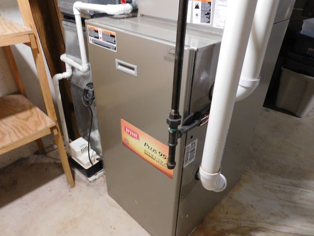 5244 Folkstone Dr, Troy, MI 48085 - utilities featuring heating unit