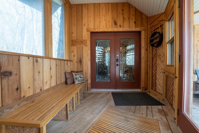 10400 E Youker Dr, Suttons Bay, MI 49682