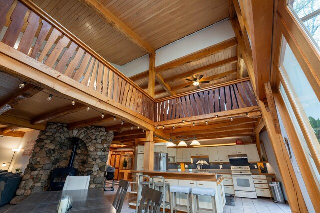 10400 E Youker Dr, Suttons Bay, MI 49682