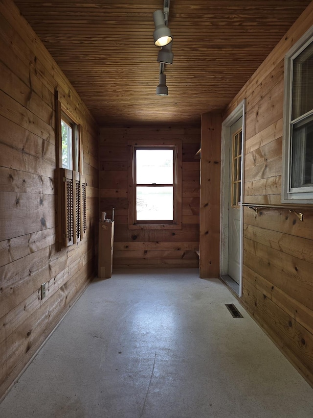 318 W King St, Owosso, MI 48867 - view of stable