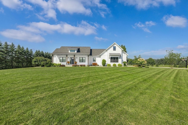 5353 N Graham Rd, Freeland, MI 48623 - modern inspired farmhouse featuring a front yard