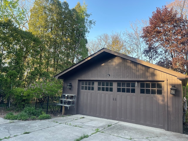 532 Saint Clair St, Grosse Pointe, MI 48230 - detached garage with fence