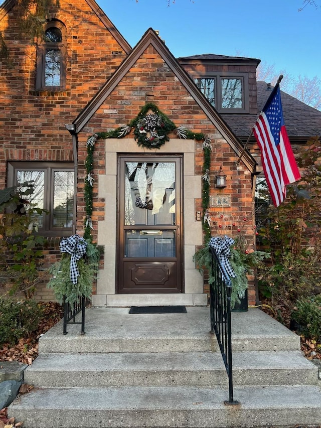 532 Saint Clair St, Grosse Pointe, MI 48230 - entrance to property featuring brick siding and roof with shingles