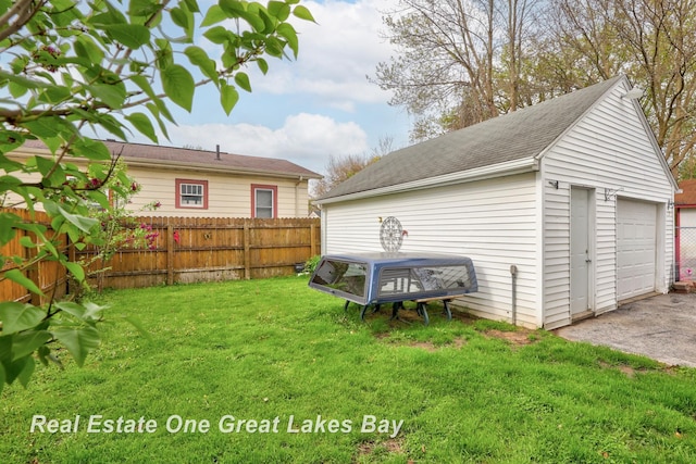 2505 Blake St, Saginaw, MI 48602 - detached garage with asphalt driveway