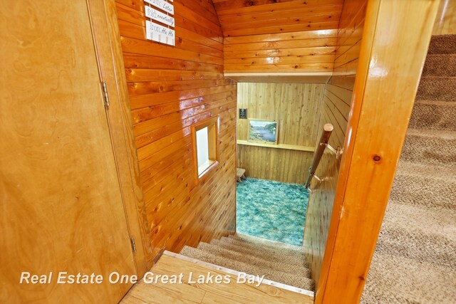 2505 Blake St, Saginaw, MI 48602 - stairway with wood walls