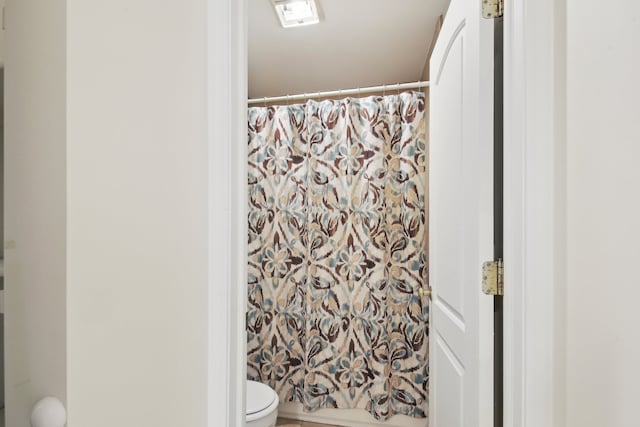 28986 Christopher Ln, Southfield, MI 48034 - full bathroom featuring toilet
