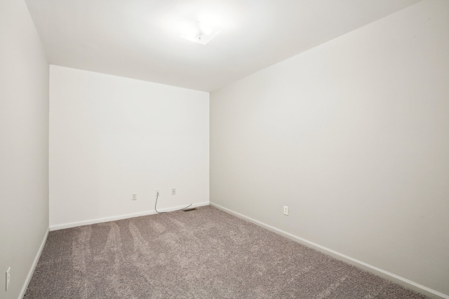 28986 Christopher Ln, Southfield, MI 48034 - carpeted empty room with baseboards