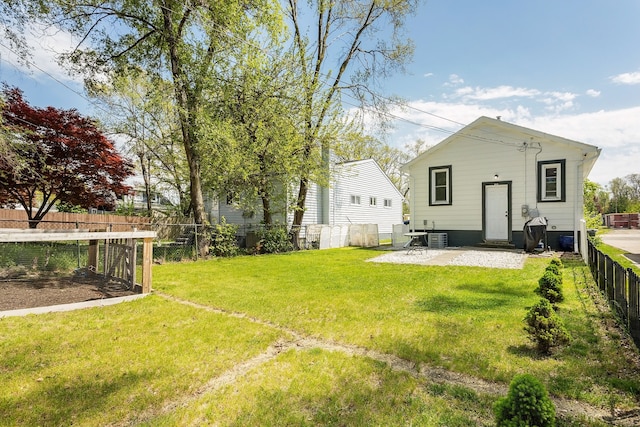 1342 Bertha St, Ferndale, MI 48220 - view of yard featuring a patio