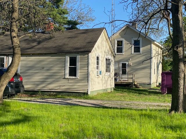 437 W Mount Morris St, Mount Morris, MI 48458 - view of rear view of house