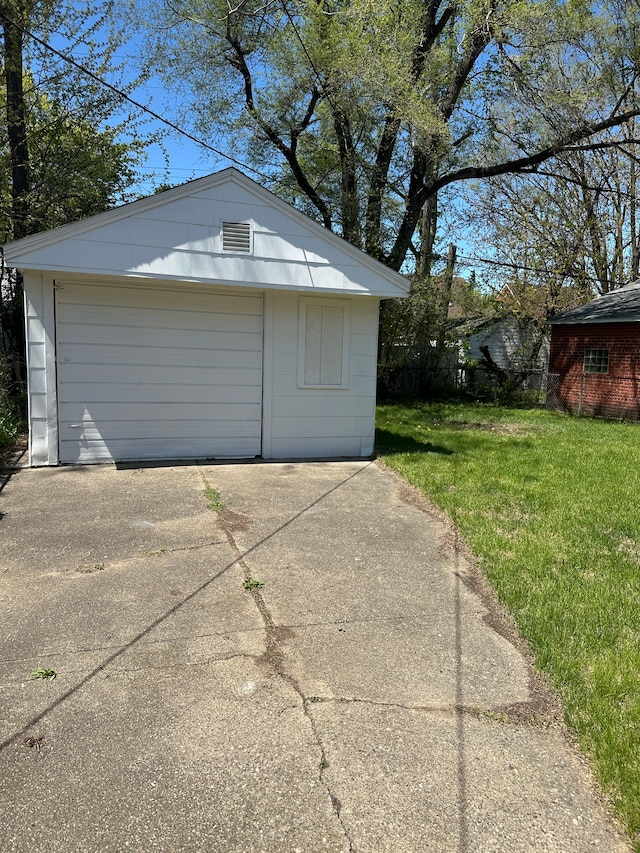view of detached garage