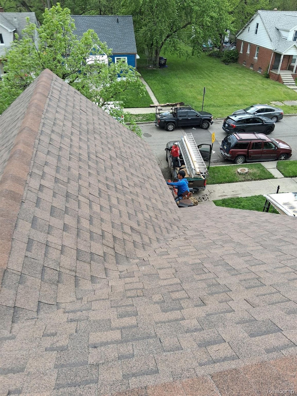 5856 Barrett St, Detroit, MI 48213 - exterior view of roof with shingles