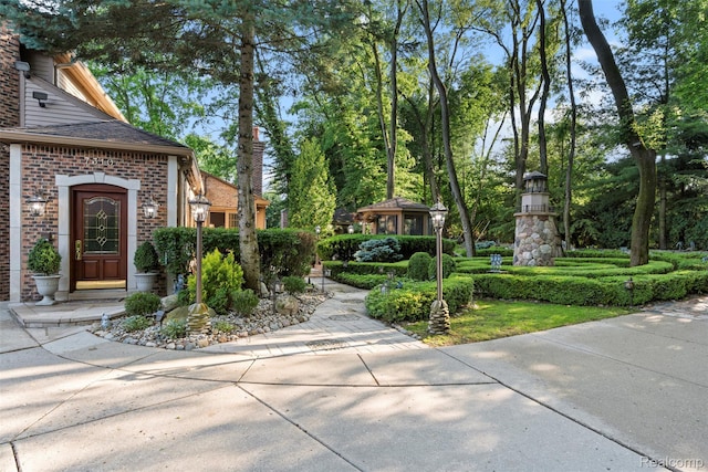 7310 Sandy Creek Ln, Bloomfield Hills, MI 48301 - view of yard