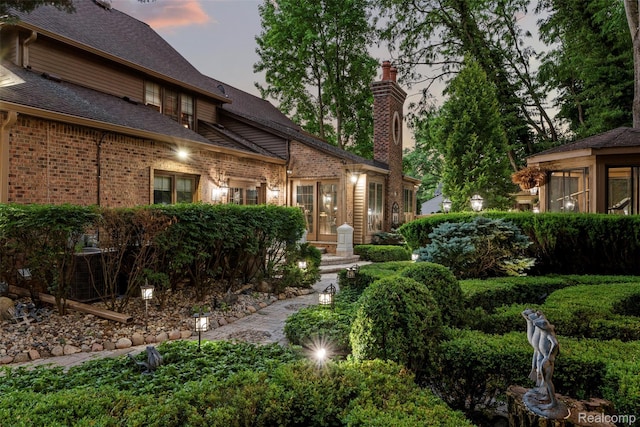 7310 Sandy Creek Ln, Bloomfield Hills, MI 48301 - view of yard