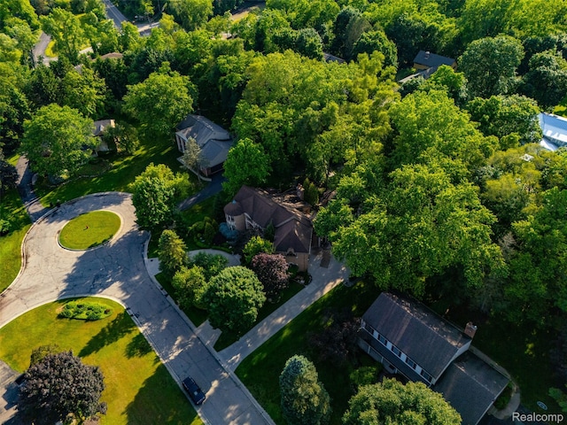 7310 Sandy Creek Ln, Bloomfield Hills, MI 48301 - aerial view of property and surrounding area
