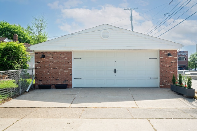 13185 Sycamore St, Southgate, MI 48195 - view of garage