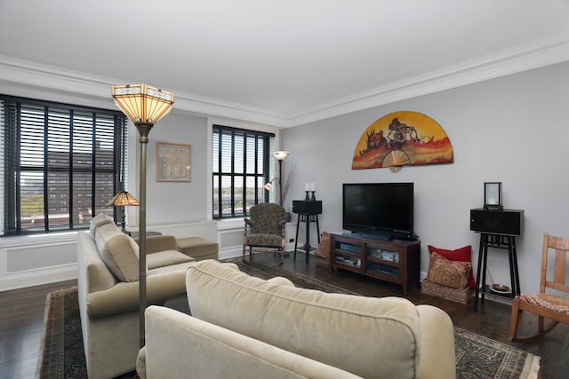 15 E Kirby St Unit 822, Detroit, MI 48202 - living room featuring crown molding, dark wood finished floors, and baseboards