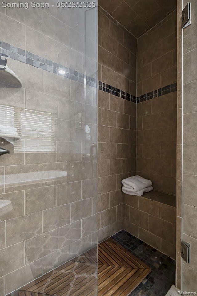 6940 Stonewood, Clarkston, MI 48346 - full bathroom with tiled shower