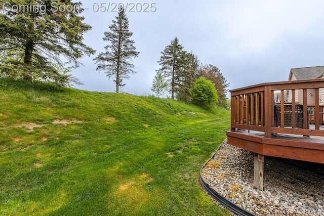 6940 Stonewood, Clarkston, MI 48346 - view of grassy yard with a deck