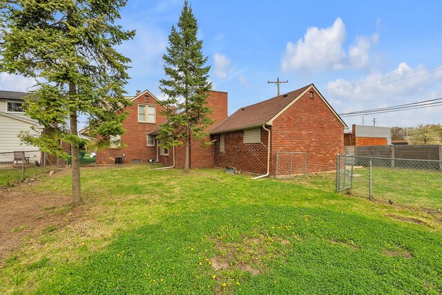 15053 Dumay St, Southgate, MI 48195 - view of yard