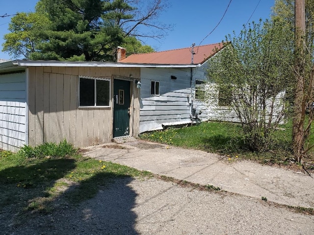 312 S Brown St, Edmore, MI 48829