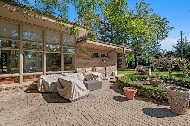 5280 Brookdale Rd, Bloomfield Hills, MI 48304 - view of patio with an outdoor hangout area