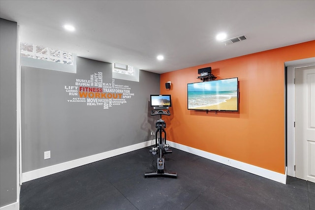 23142 Port St, Saint Clair Shores, MI 48082 - exercise area with baseboards and recessed lighting