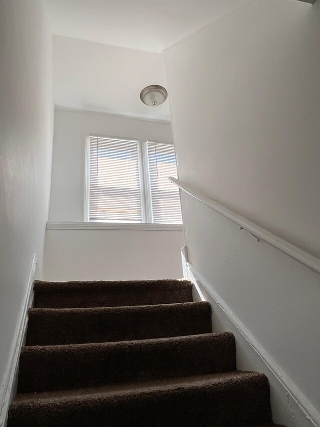 2711 Burlingame St, Detroit, MI 48206 - view of staircase