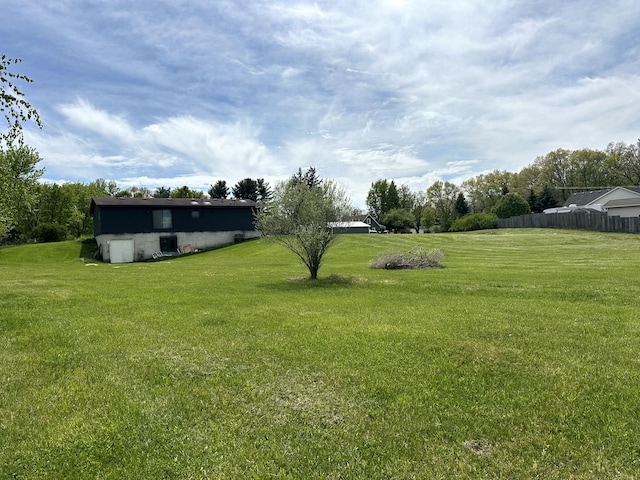 5151 Huntley Dr, Holly, MI 48442 - view of yard