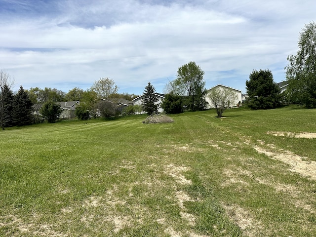 5151 Huntley Dr, Holly, MI 48442 - view of green lawn