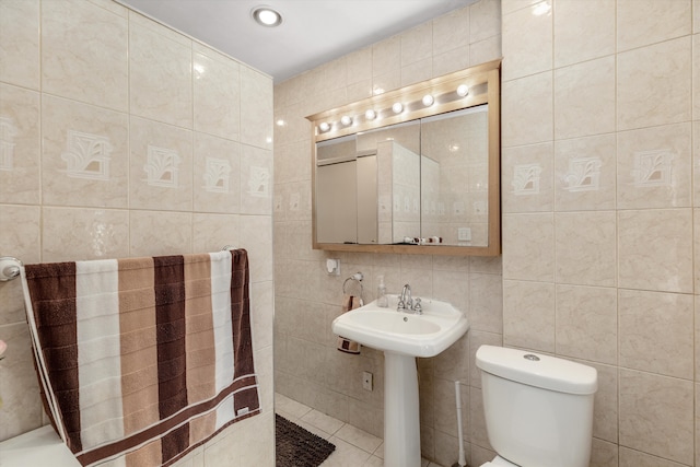 19319 Centralia, Redford, MI 48240 - bathroom with tile walls and toilet