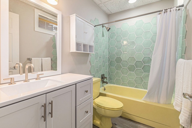 926 Brighton Lake Rd, Brighton, MI 48116 - full bath featuring shower / tub combo, wood finished floors, vanity, and toilet