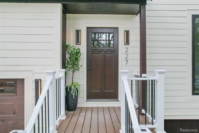 227 W Houstonia Ave, Royal Oak, MI 48073 - entrance to property with covered porch