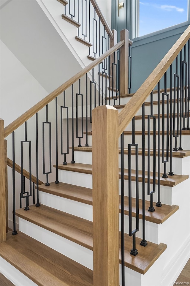 4112 Elmhurst Ave, Royal Oak, MI 48073 - view of stairway