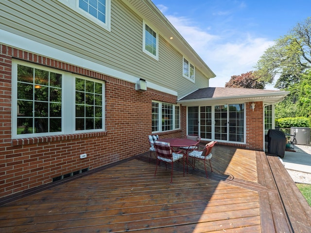 680 Pear Tree Ln, Grosse Pointe Woods, MI 48236 - deck featuring outdoor dining area