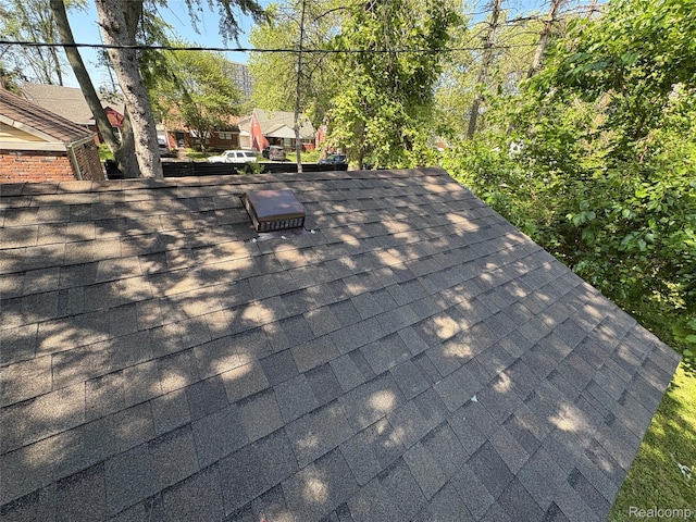 9988 Stout St, Detroit, MI 48228 - exterior view of roof with shingles