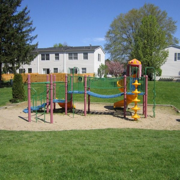 1141 Marquette Ct, Rochester Hills, MI 48307 - communal playground featuring a yard