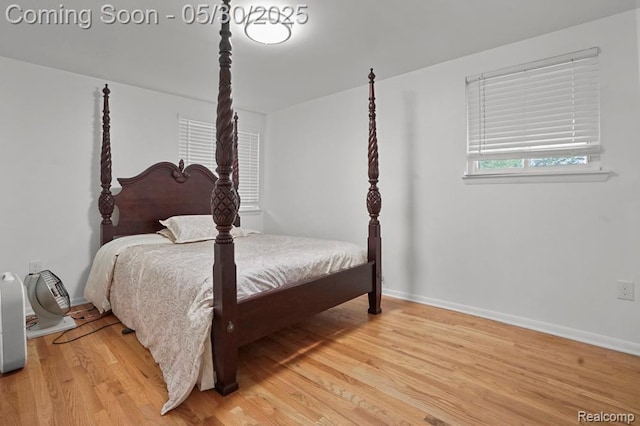 29290 Prestwick St, Southfield, MI 48076 - bedroom featuring light wood-type flooring and baseboards