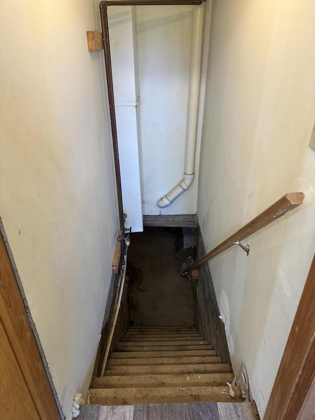5342 E Fountain Rd, Fountain, MI 49410 - view of stairway