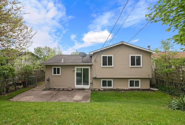 3884 Cass Elizabeth Rd, Waterford, MI 48328 - rear view of house with a patio area