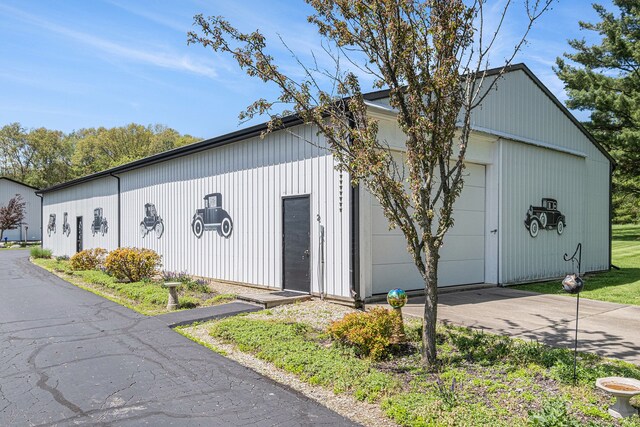 2103 E Newark Rd, Lapeer, MI 48446 - view of property with a garage