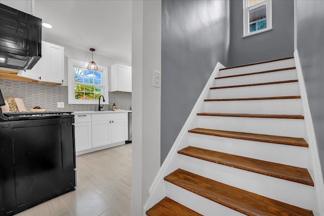 17550 Ohio St, Detroit, MI 48221 - view of stairway
