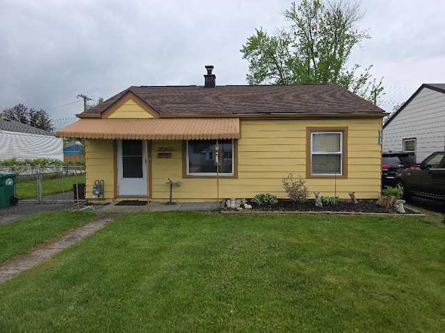 28465 John Hauk St, Garden City, MI 48135 - bungalow-style home featuring a shingled roof