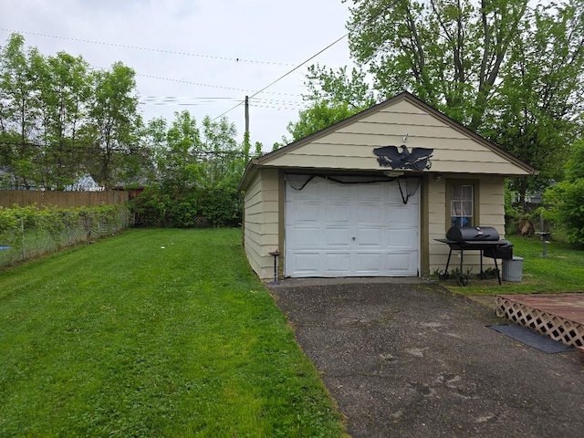 28465 John Hauk St, Garden City, MI 48135 - detached garage featuring driveway