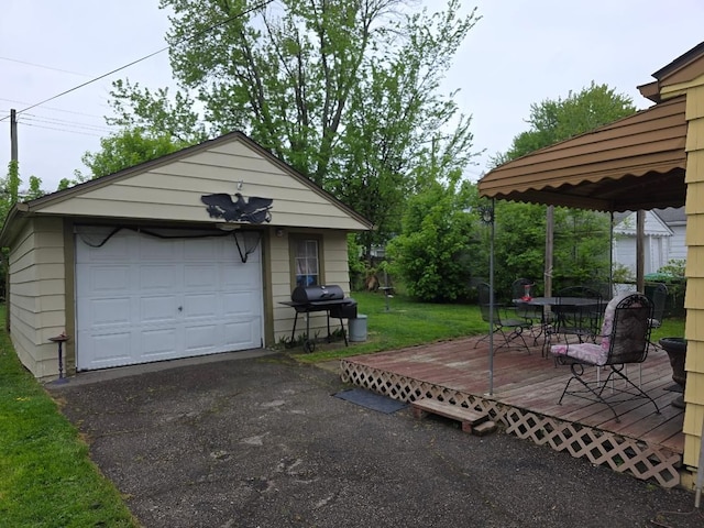 28465 John Hauk St, Garden City, MI 48135 - detached garage with asphalt driveway