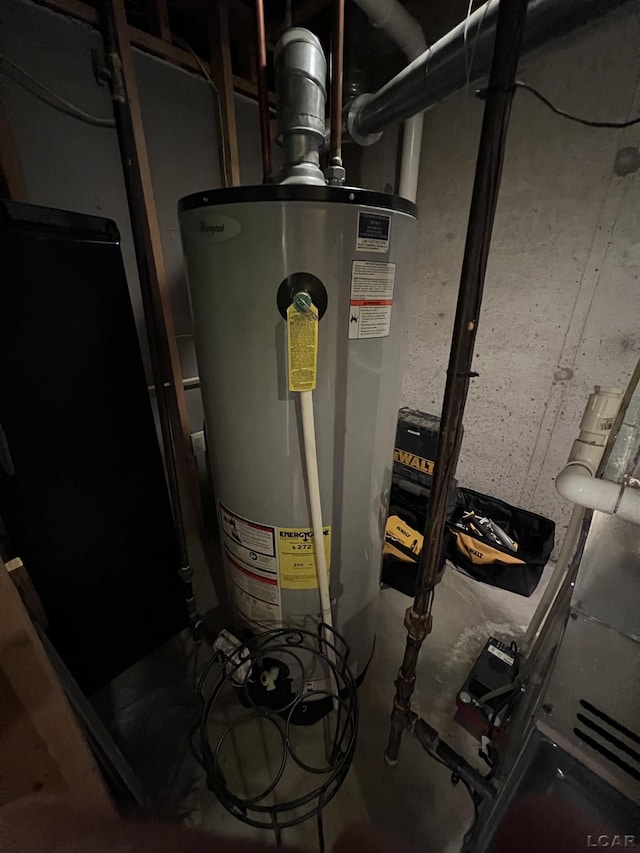 9299 Parkland Dr, Ypsilanti, MI 48197 - utility room with water heater