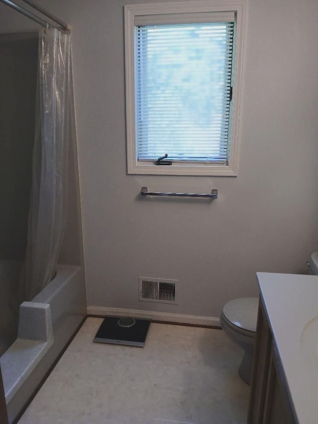 3531 E Commerce Rd, Commerce Twp, MI 48382 - bathroom with vanity and shower / tub combo with curtain