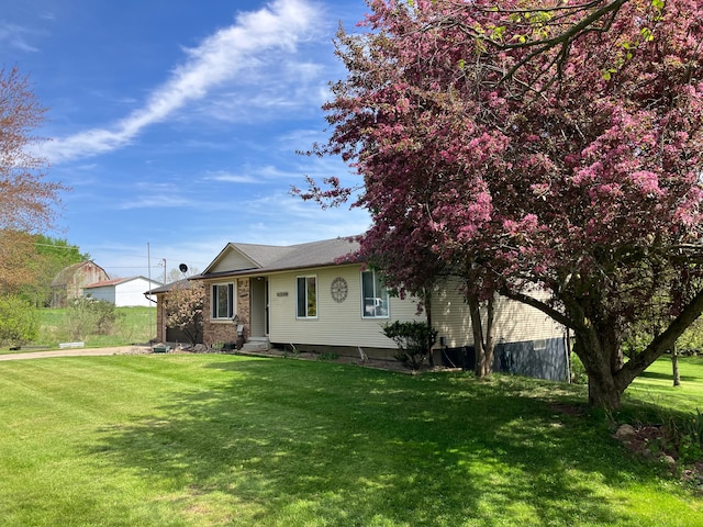 11300 Hegel Rd, Goodrich, MI 48438 - view of front of house featuring a front yard